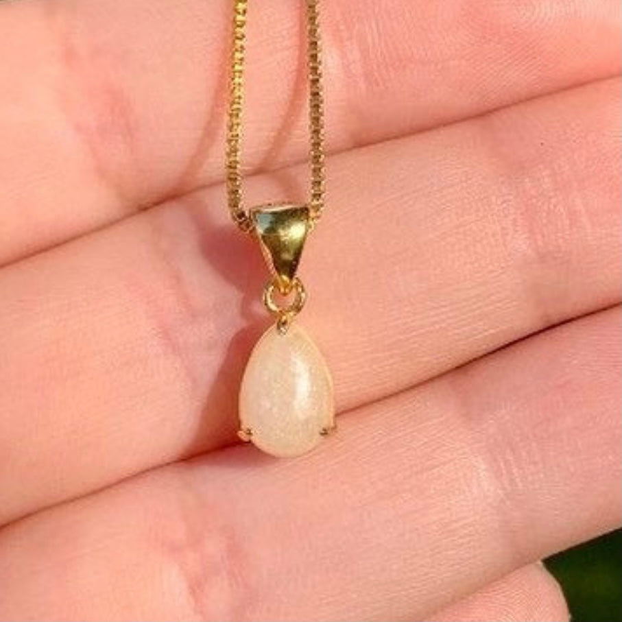 Simple Pear Shaped Necklace