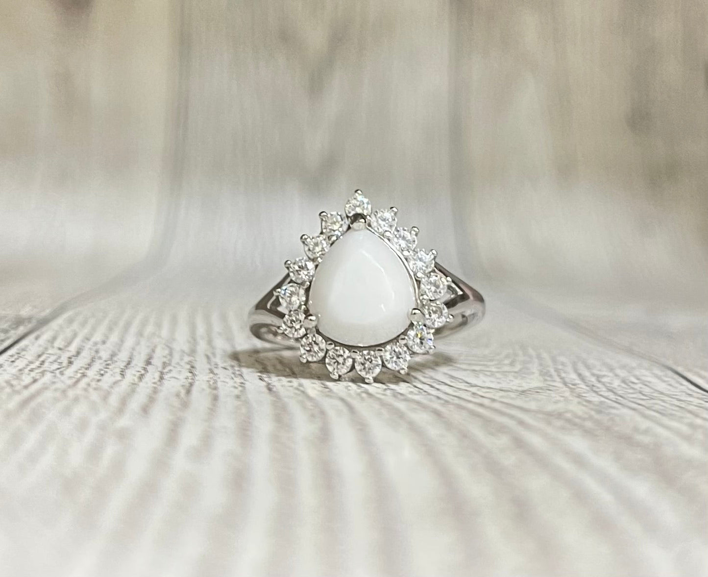 Starburst Pear Shaped Keepsake Ring