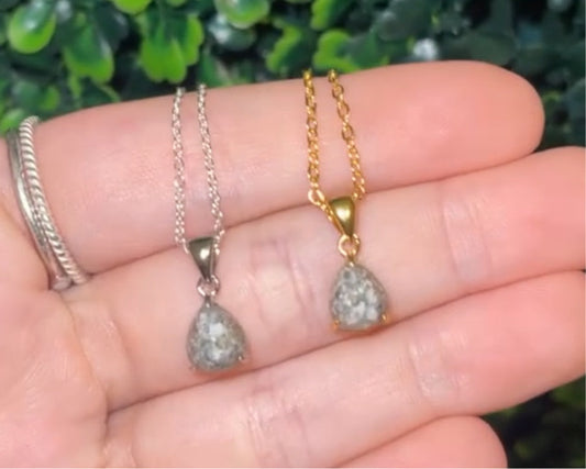 Simple Pear Shaped Necklace